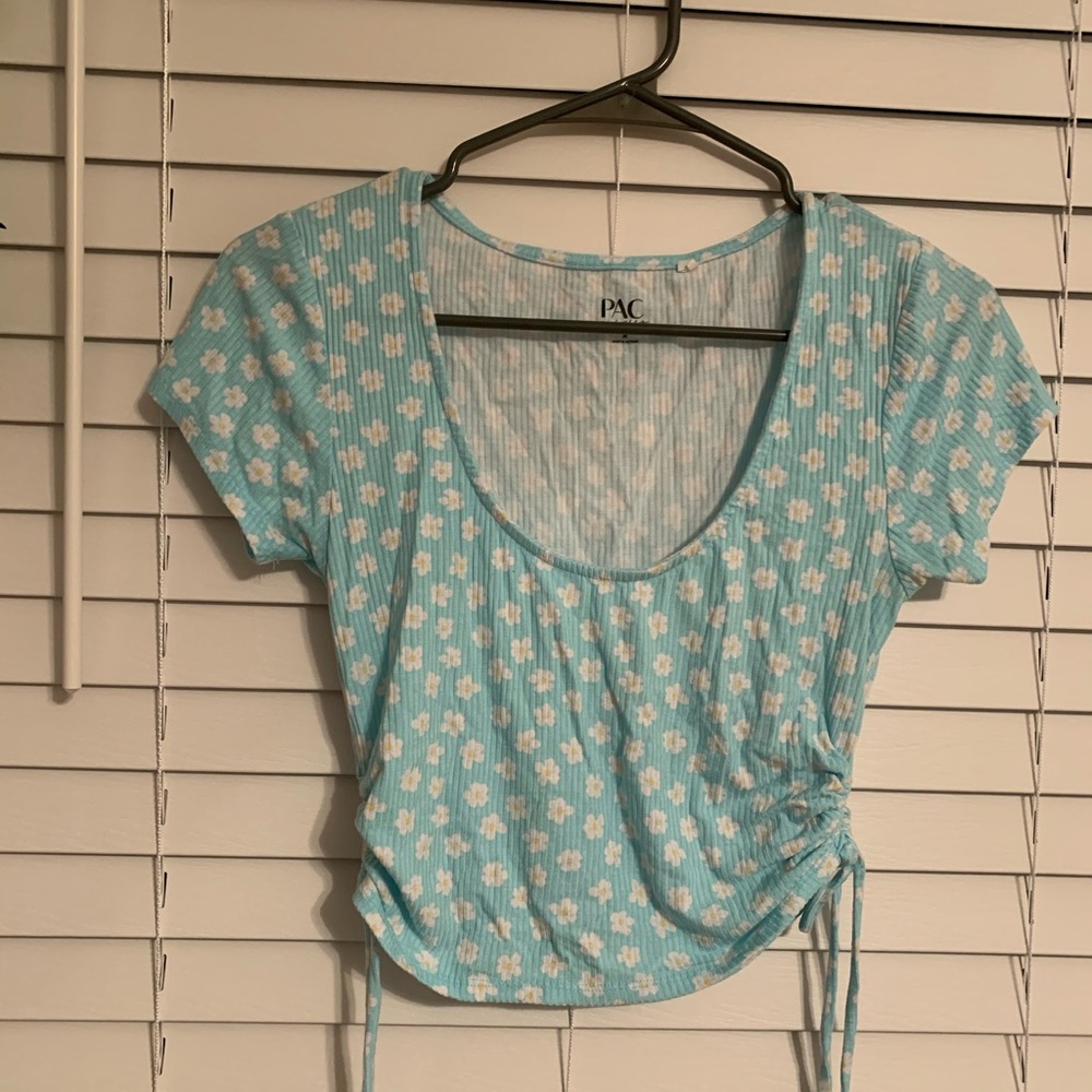 Pacsun daisy crop top